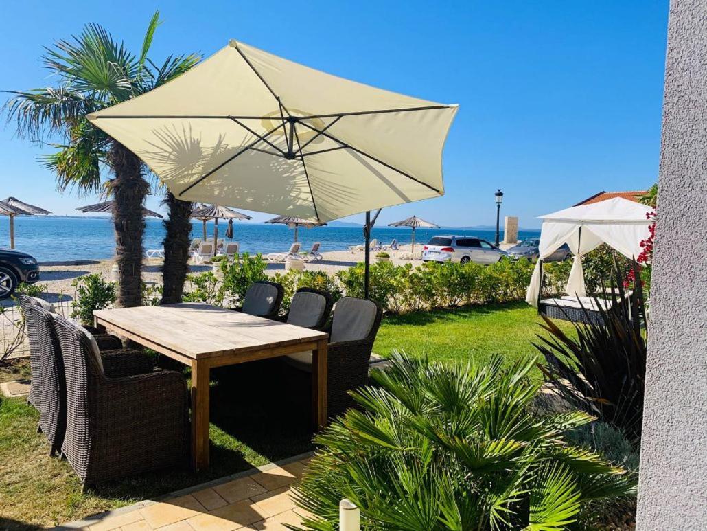 Apartments The Beach Resort Vir Exterior photo