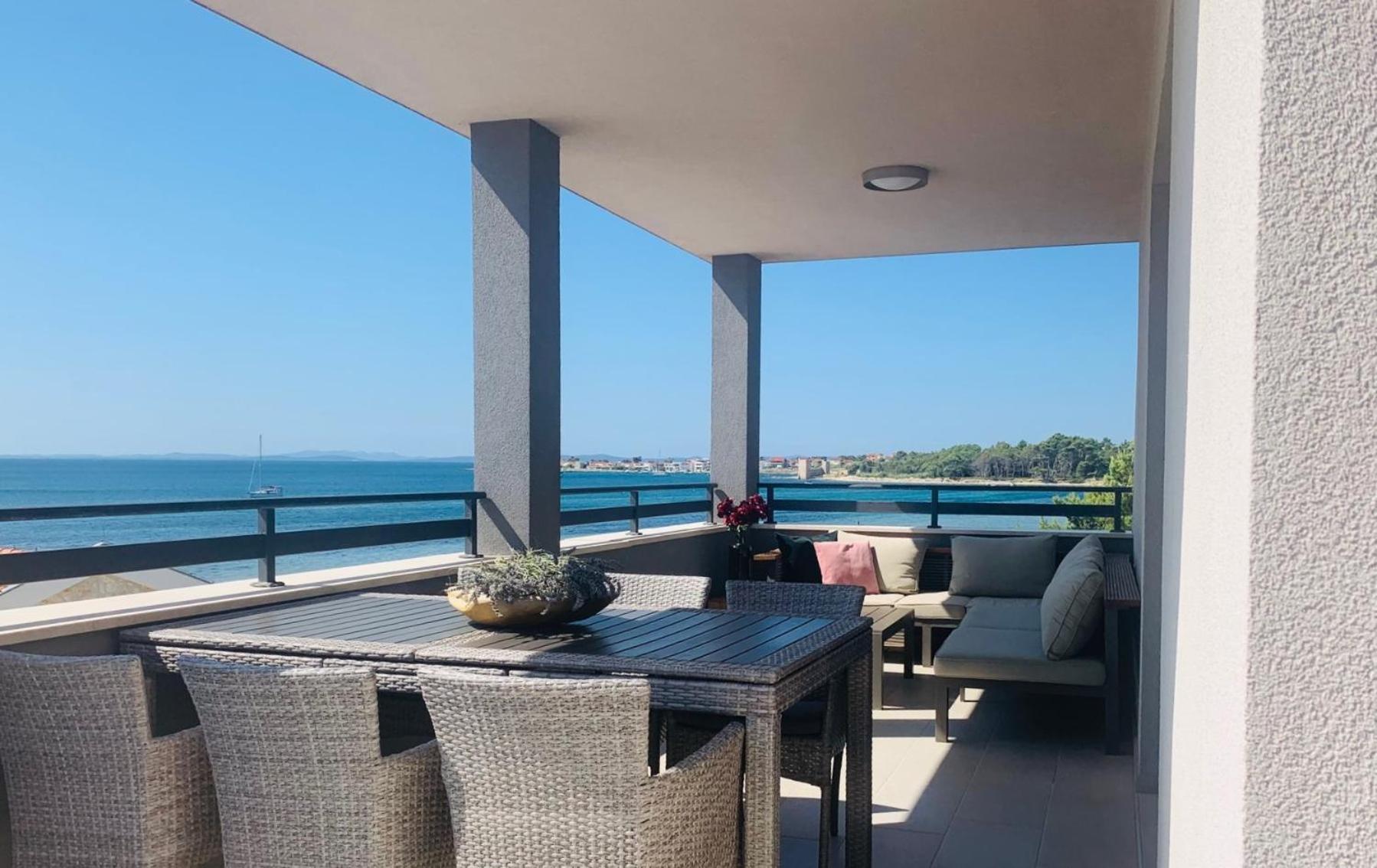 Apartments The Beach Resort Vir Exterior photo