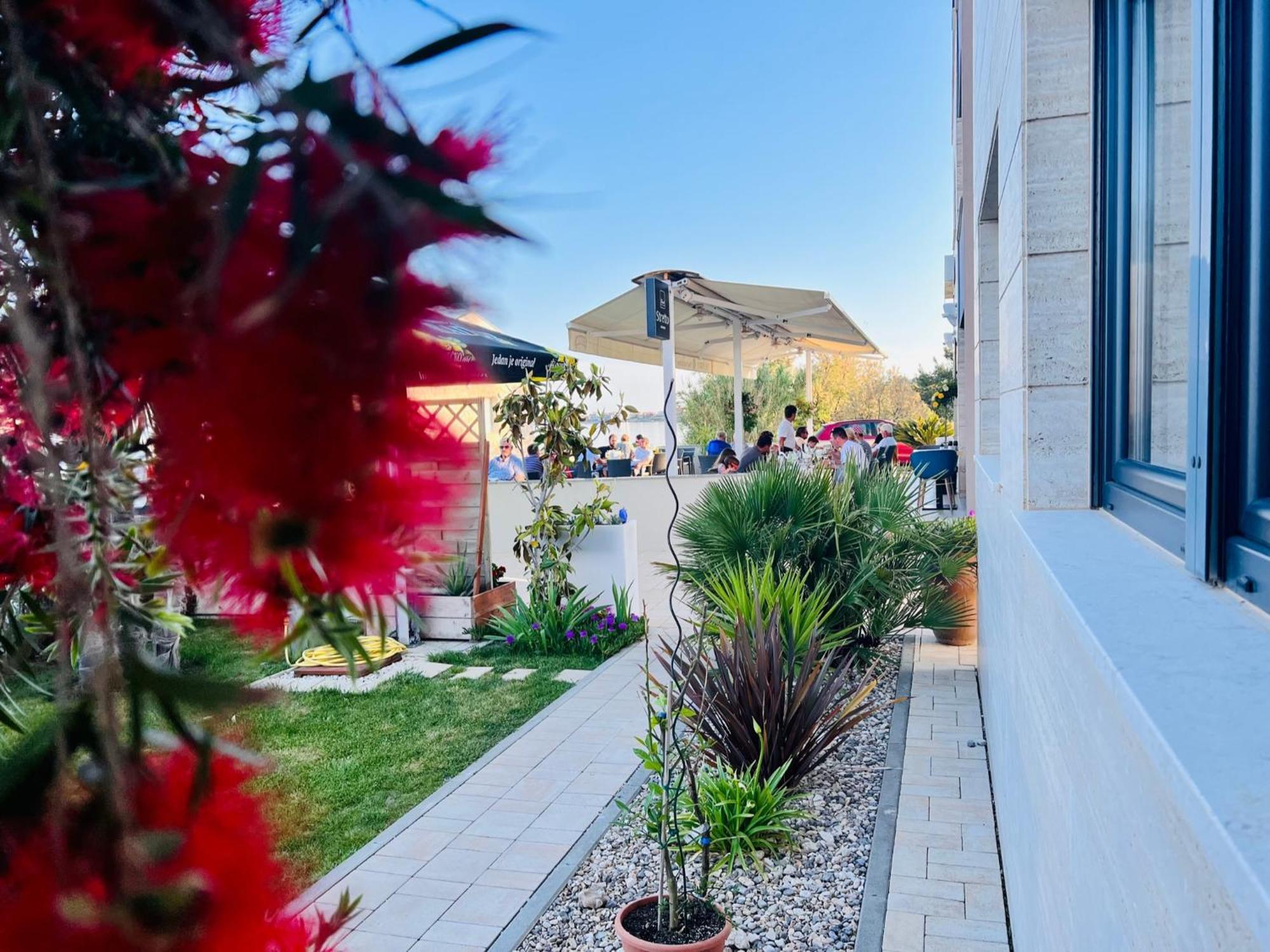 Apartments The Beach Resort Vir Exterior photo