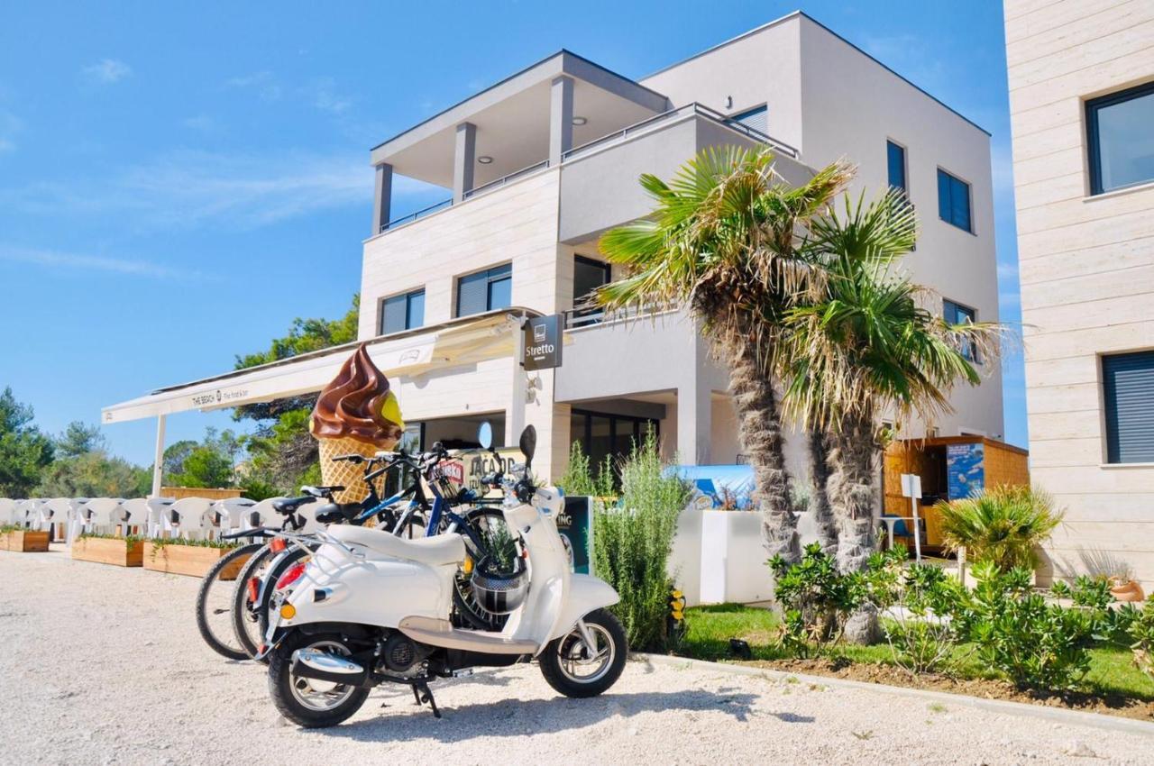 Apartments The Beach Resort Vir Exterior photo